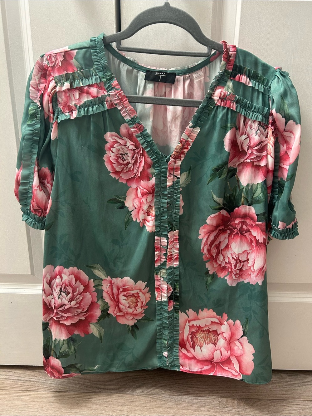 Tahari Green V-Neck Ruffle Blouse with Pink Floral Print Short Sleeve Large